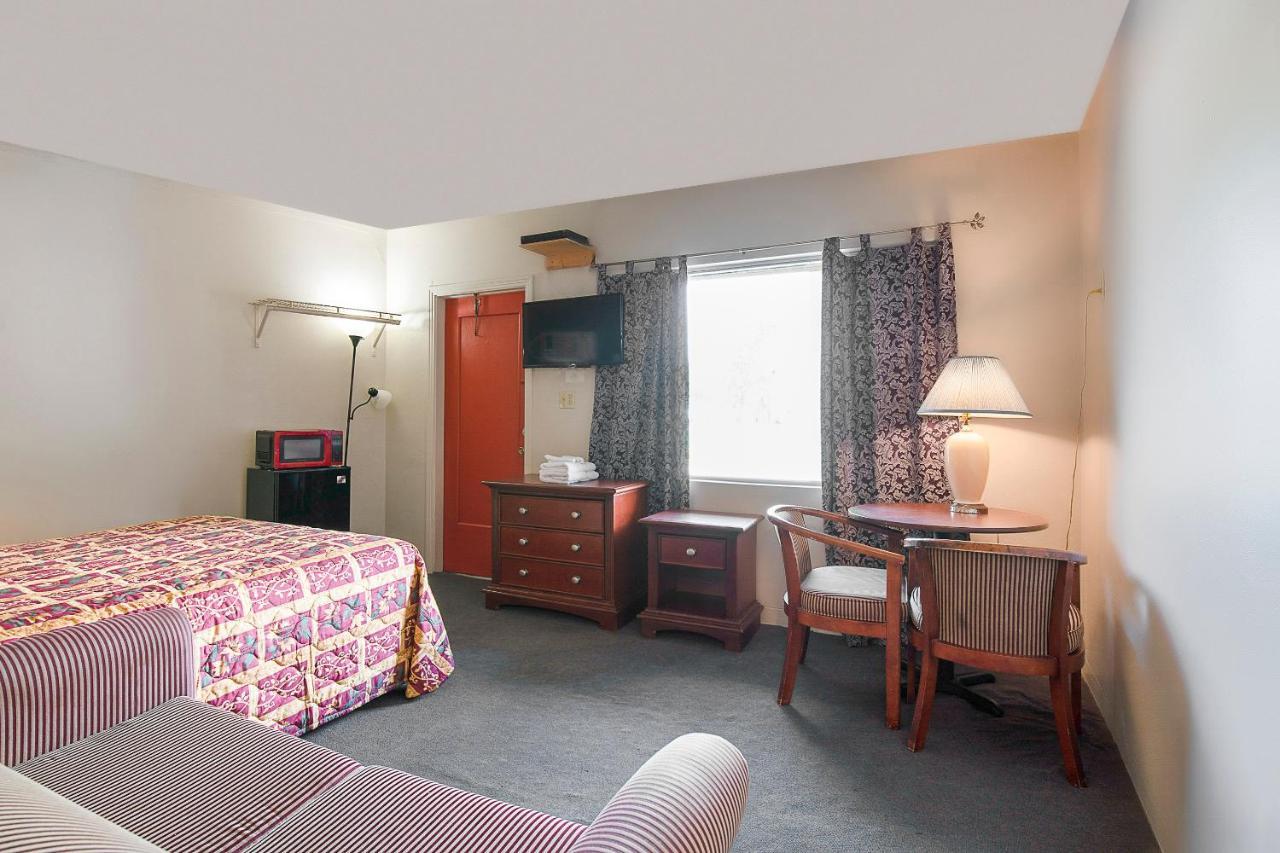 Hotel O Near Fanning Springs State Park Us Hwy 98 Old Town Eksteriør billede