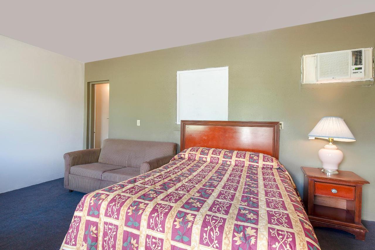 Hotel O Near Fanning Springs State Park Us Hwy 98 Old Town Eksteriør billede